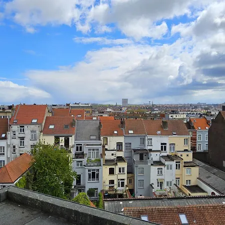 Chambre et sdb au 4ème étage et chambre et sdb au 2ème étage Bruxelles Extérieur photo