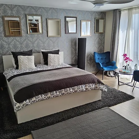 Chambre et sdb au 4ème étage et chambre et sdb au 2ème étage Bruxelles Extérieur photo